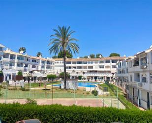 Vista exterior de Pis en venda en Mijas amb Aire condicionat, Calefacció i Jardí privat