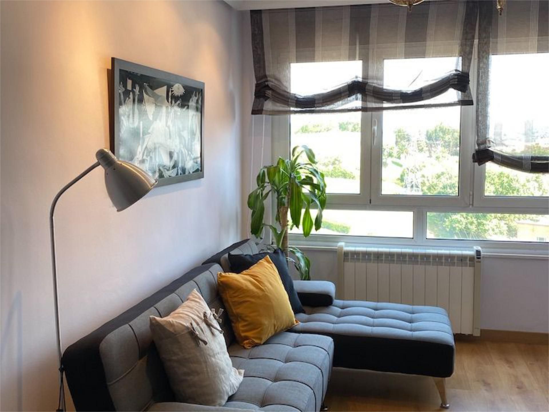 Living room of Flat to rent in Oviedo   with Balcony