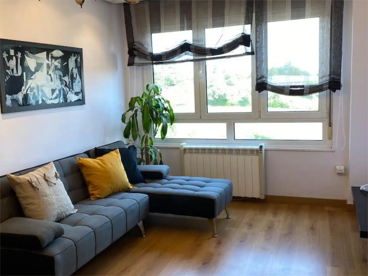 Flat for rent in Avenida de Pando, 41, HUCA - La Cadellada Flat for rent in Avenida de Pando, 41, HUCA - La Cadellada