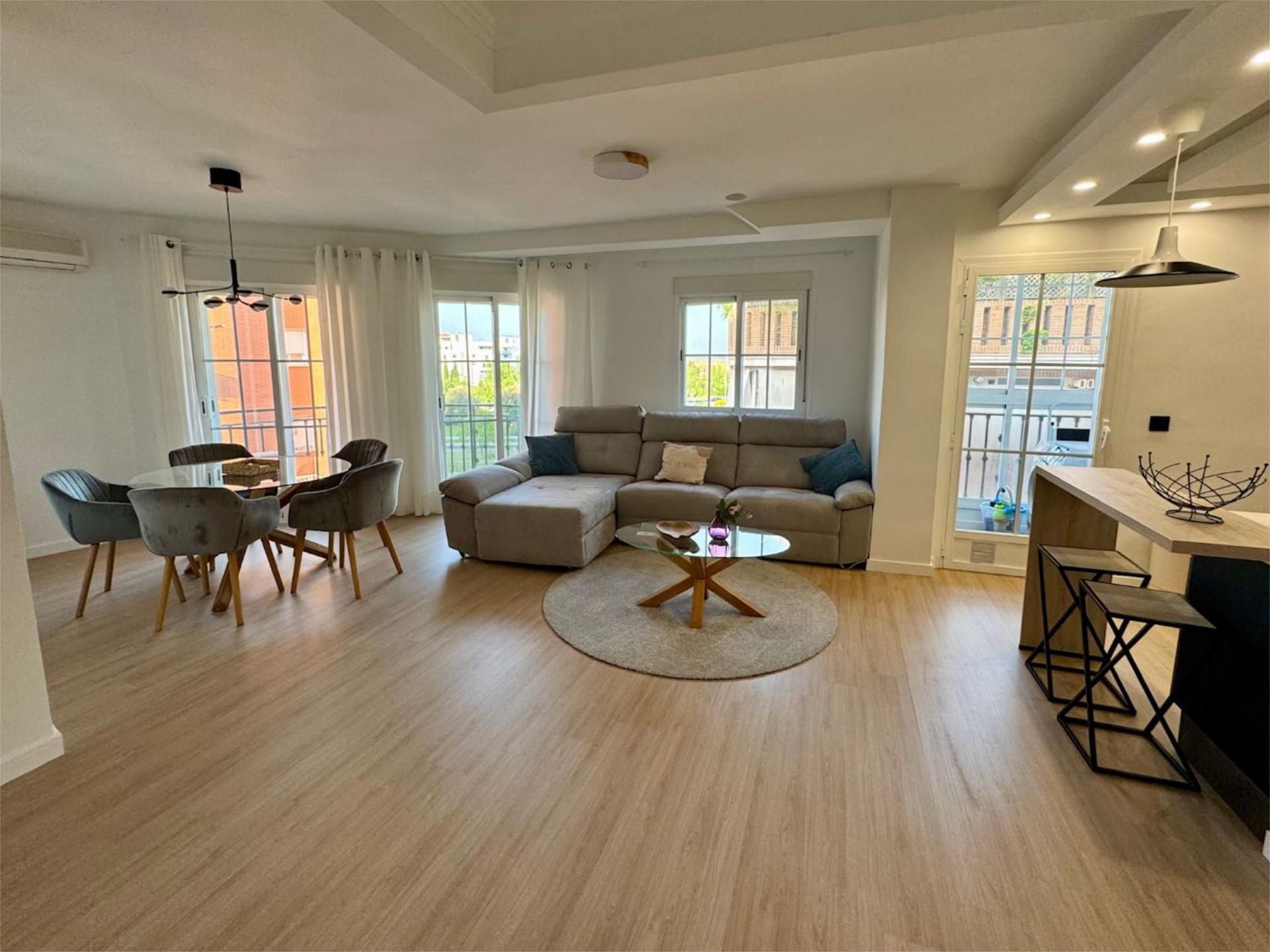 Living room of Flat for sale in Valdemoro  with Air Conditioner, Terrace and Balcony
