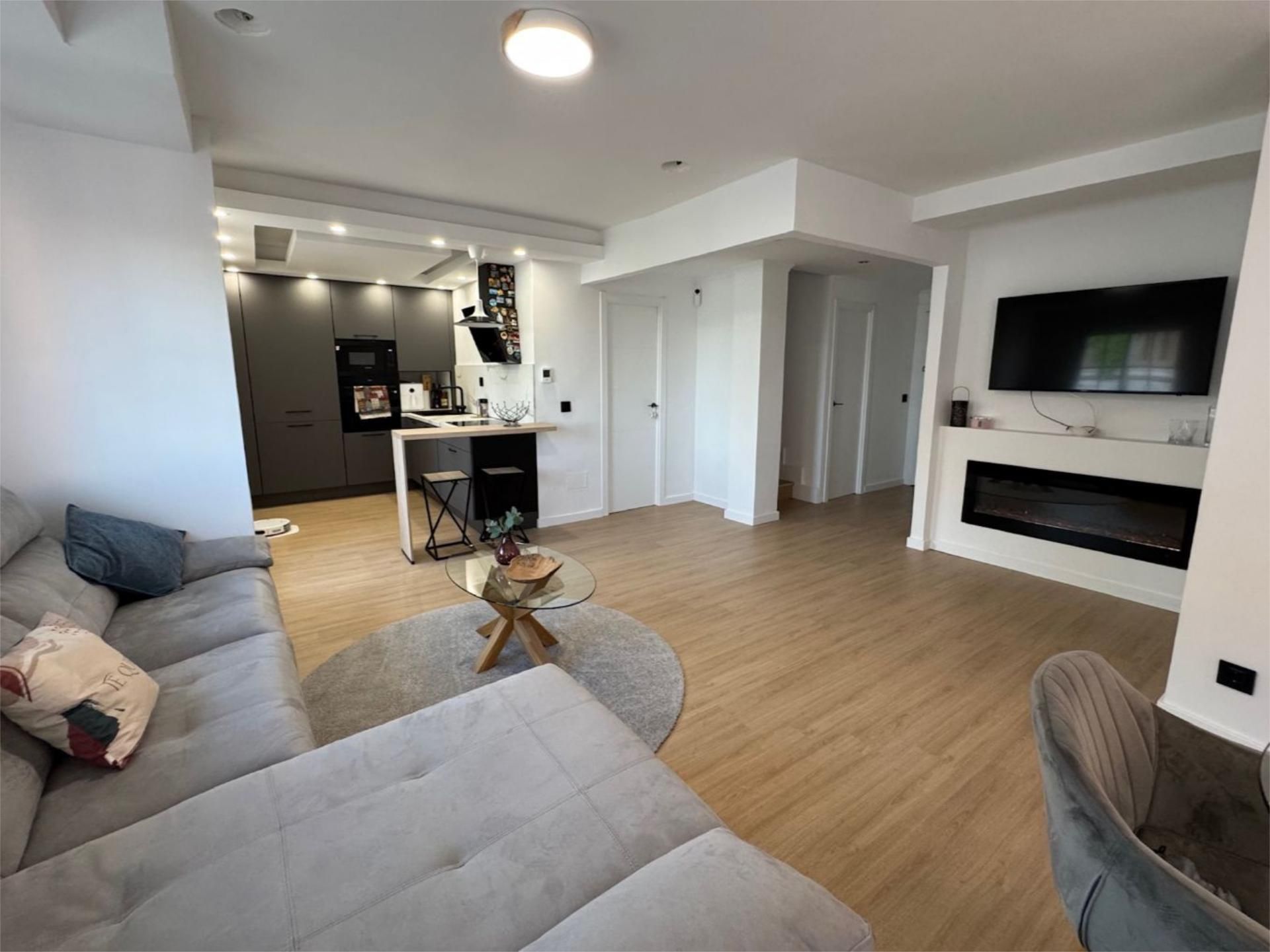 Living room of Flat for sale in Valdemoro  with Air Conditioner, Terrace and Balcony