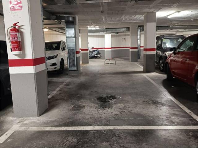 Garaje en Venta en Avinguda Ausiàs March, 26 en Campello pueblo