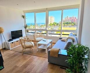 Sala d'estar de Pis en venda en Torremolinos amb Aire condicionat, Terrassa i Piscina