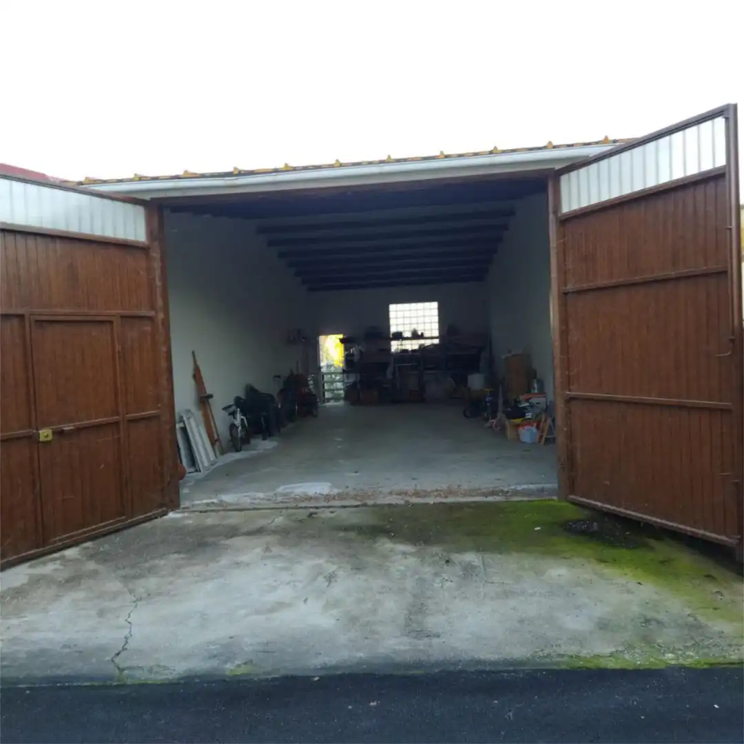Garage for sale in Calle Pozo, 24, La Parra de las Vegas Garage for sale in La Parra de las Vegas with Storage room