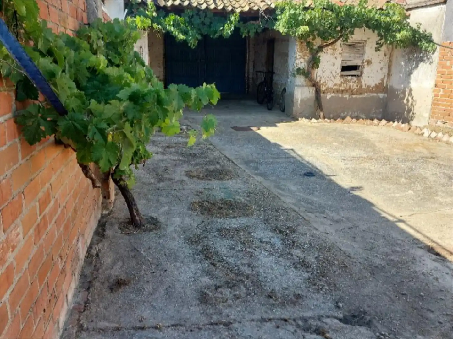 Parking de Finca rústica en venta en Matapozuelos con Calefacción y Amueblado