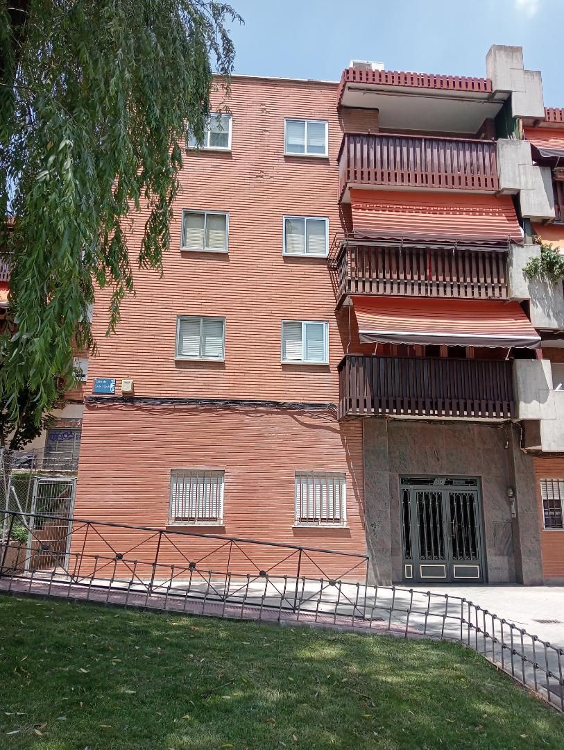 Vista exterior de Pis en venda en Leganés amb Moblat, Aparcament comunitari i Balcó