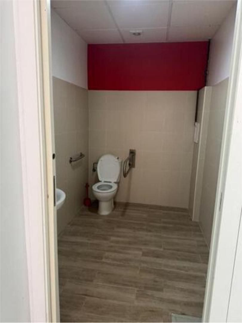 Bany de Local de lloguer en Málaga Capital
