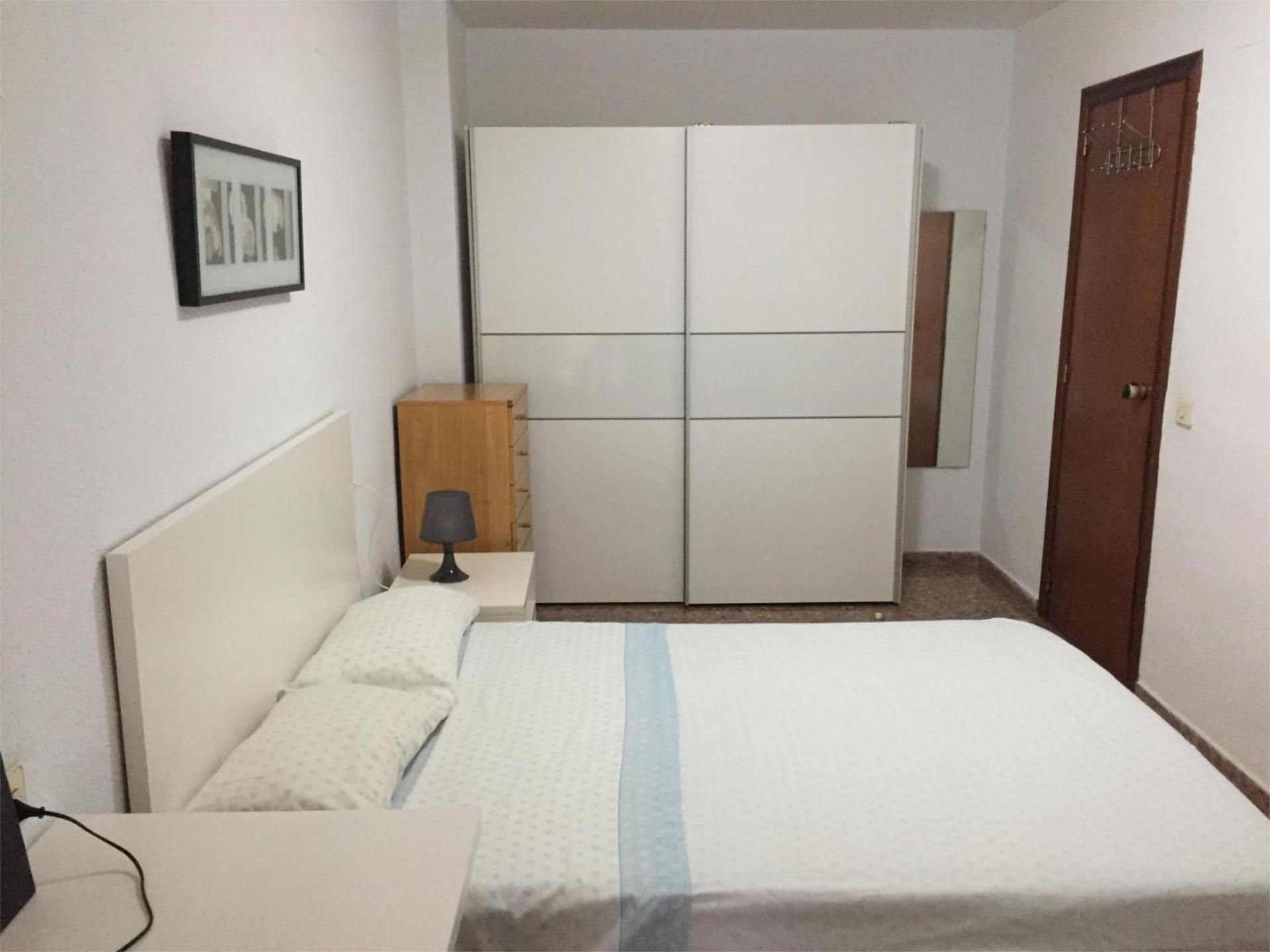 Bedroom of Flat to share in  Valencia Capital  with Terrace, Furnished and Balcony