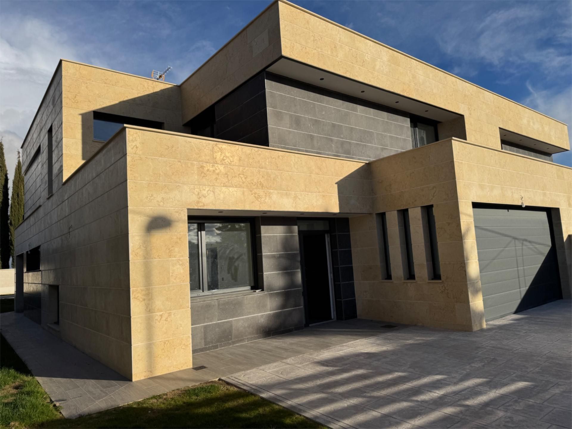 Exterior view of Flat for sale in Santa Marta de Tormes  with Heating, Private garden and Terrace