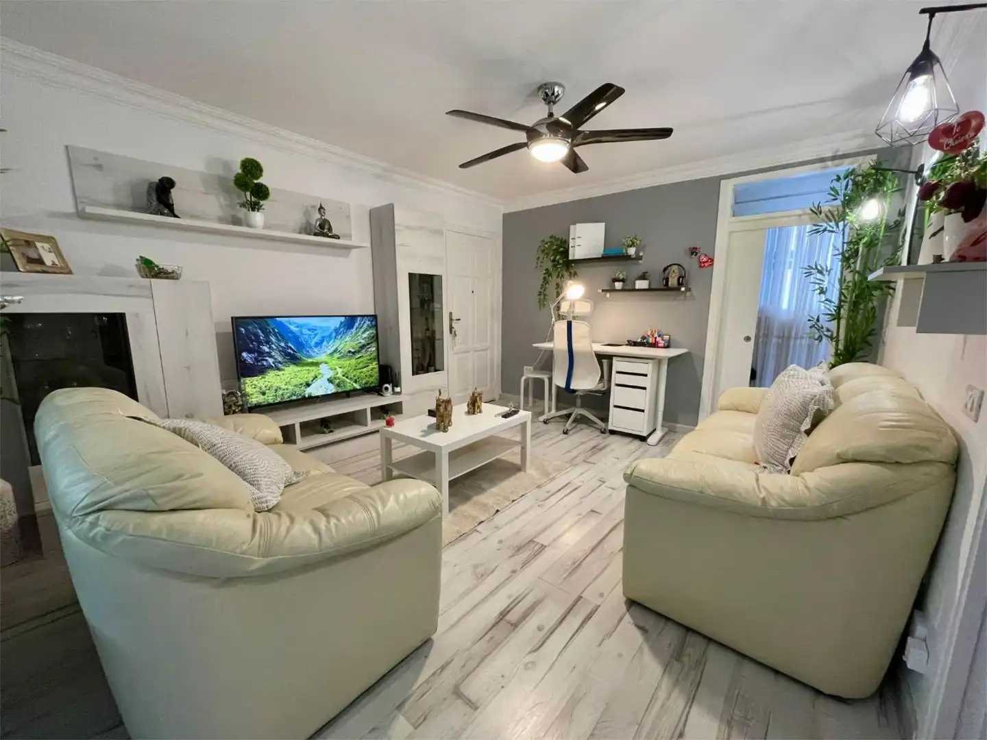 Wohnung zur Miete in Calle de Cólogan, 6, Zona Martiánez Wohnzimmer von Wohnung zur Miete in Puerto de la Cruz mit Parkett, Terrasse und Möbliert