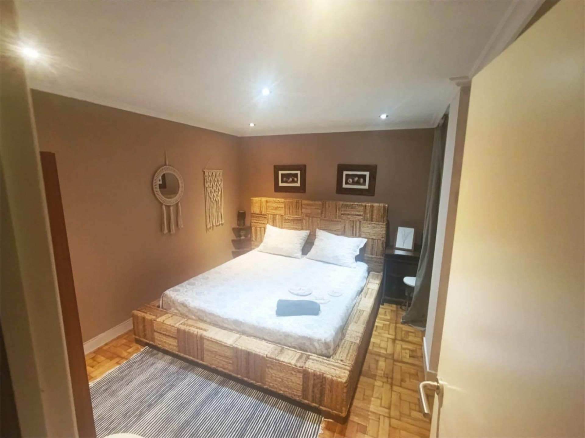 Bedroom of Flat to share in Vigo   with Parquet flooring, Terrace and Furnished