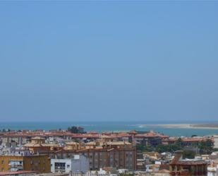 Vista exterior de Dúplex de lloguer en Sanlúcar de Barrameda amb Jardí privat, Terrassa i Balcó
