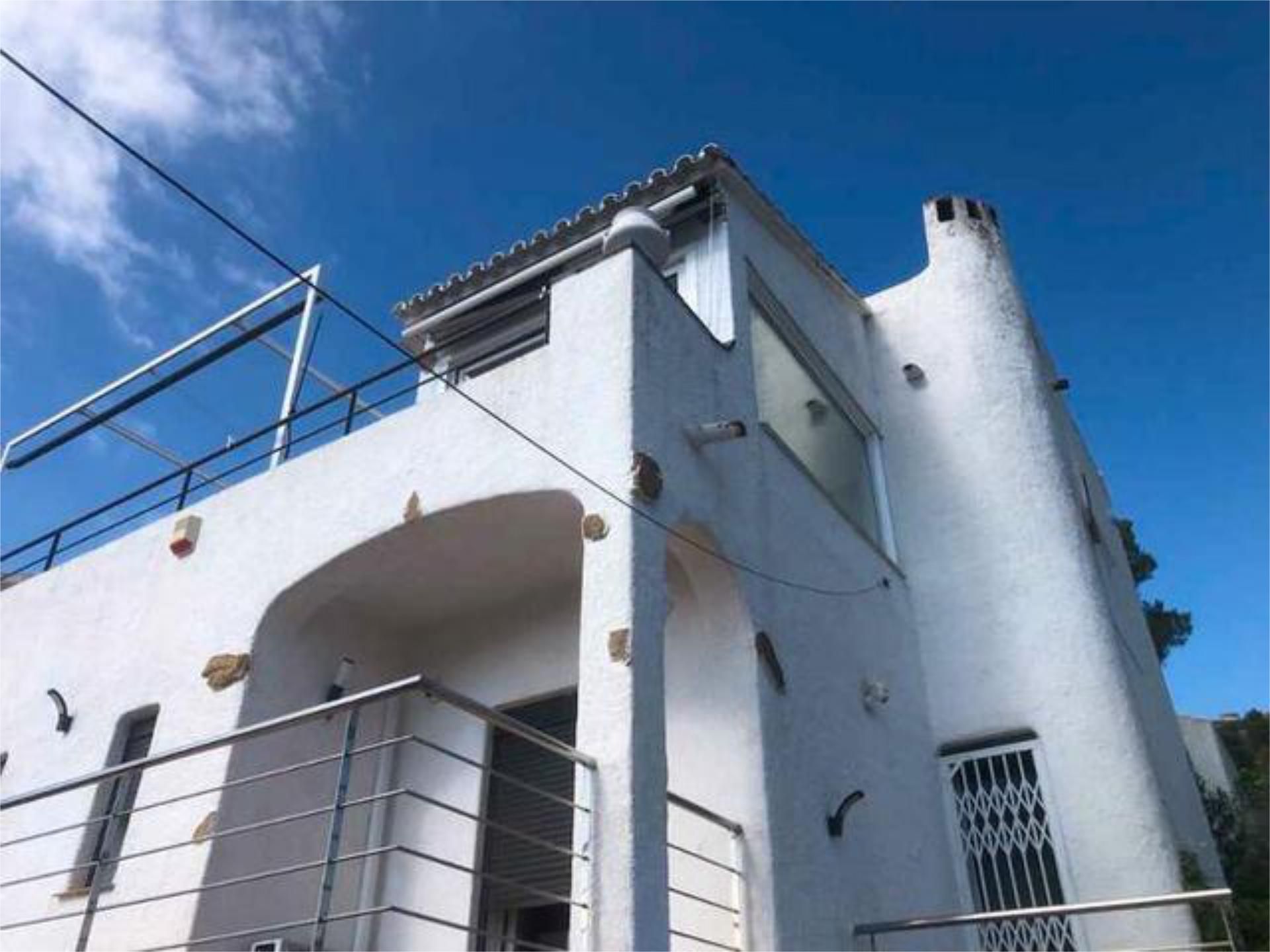 Vista exterior de Casa o xalet en venda en Figueres amb Calefacció, Jardí privat i Terrassa