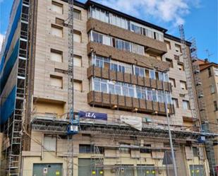 Vista exterior de Pis en venda en Lumbier amb Calefacció, Terrassa i Moblat