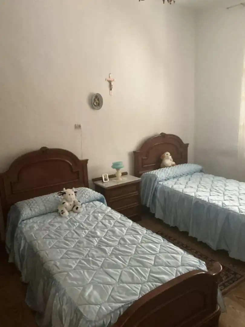 Casa adosada en venda a Calle Piedad, 40, Herrera de Pisuerga Dormitori de Casa adosada en venda en Herrera de Pisuerga amb Jardí privat, Traster i Moblat