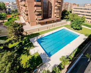 Piscina de Pis en venda en  Madrid Capital amb Aire condicionat, Calefacció i Jardí privat