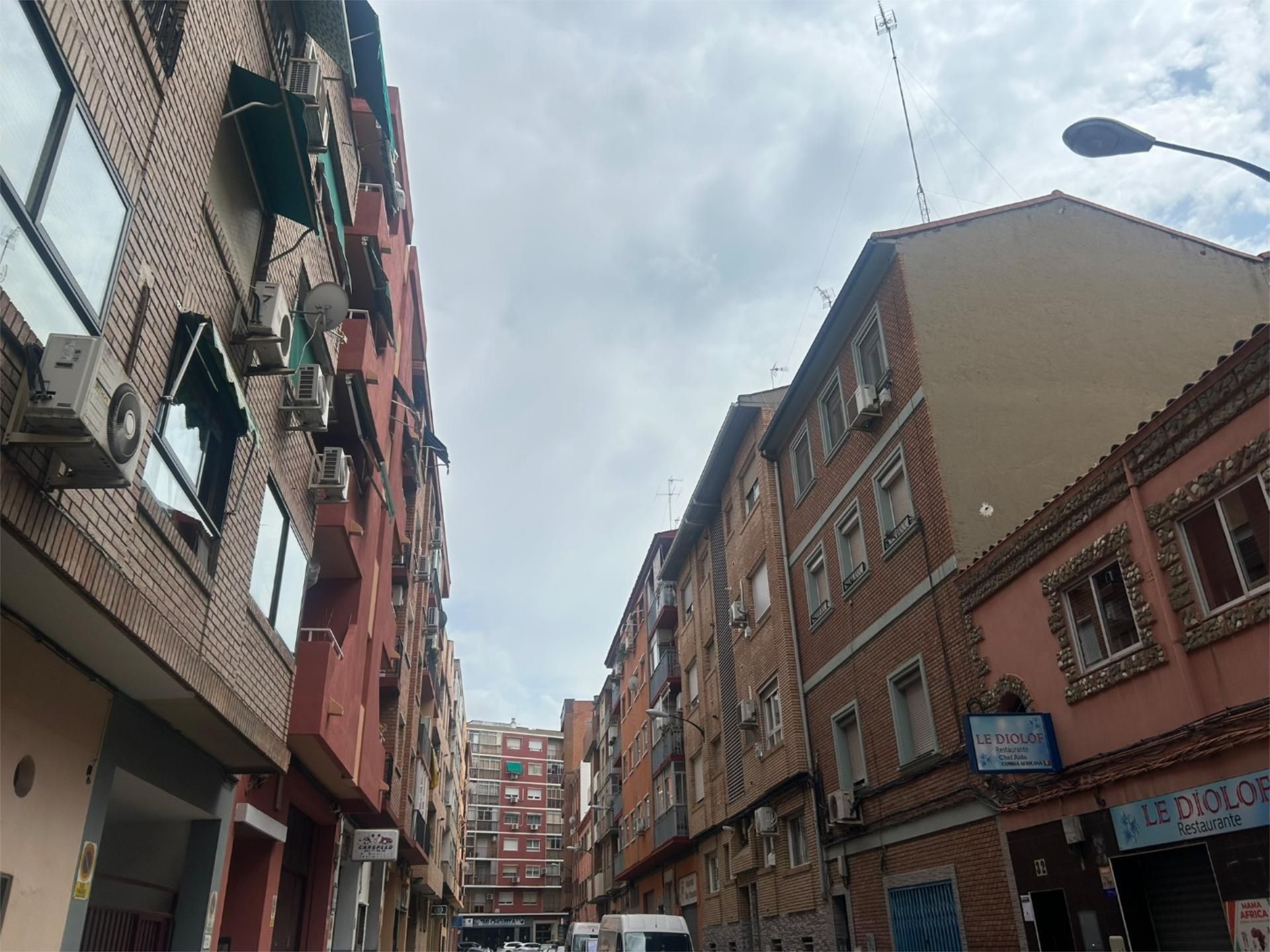 Vista exterior de Pis en venda en  Zaragoza Capital amb Moblat i Balcó