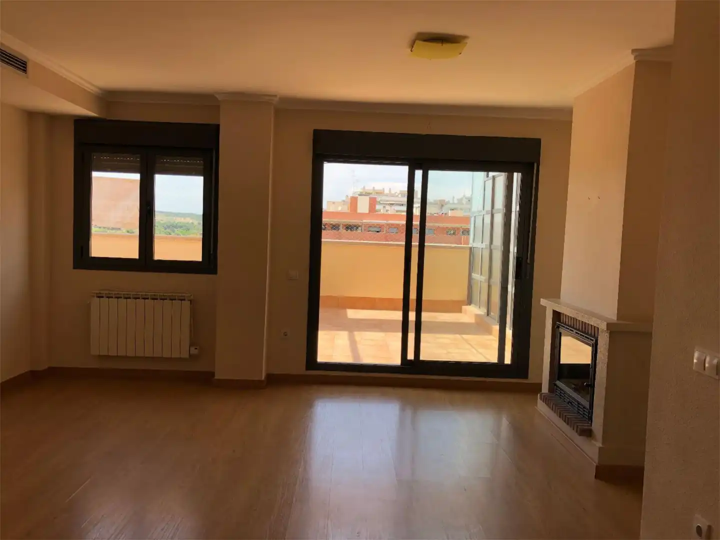 Wohnung zum Verkauf in Carrer Espigol, 23, Valterna Wohnzimmer von Wohnung zum Verkauf in Paterna mit Klimaanlage, Terrasse und Schwimmbad