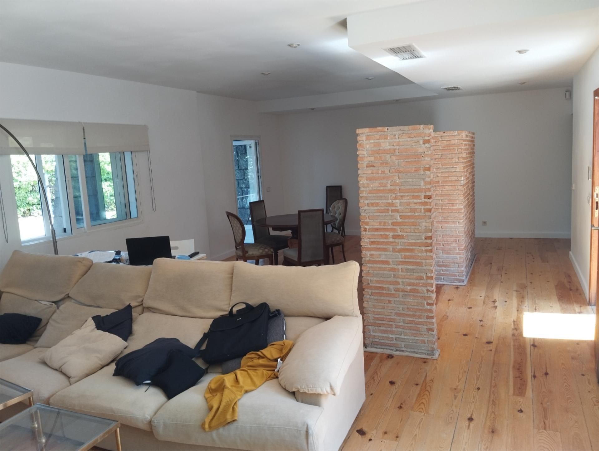 Sala d'estar de Casa o xalet en venda en Las Rozas de Madrid amb Aire condicionat, Terrassa i Piscina