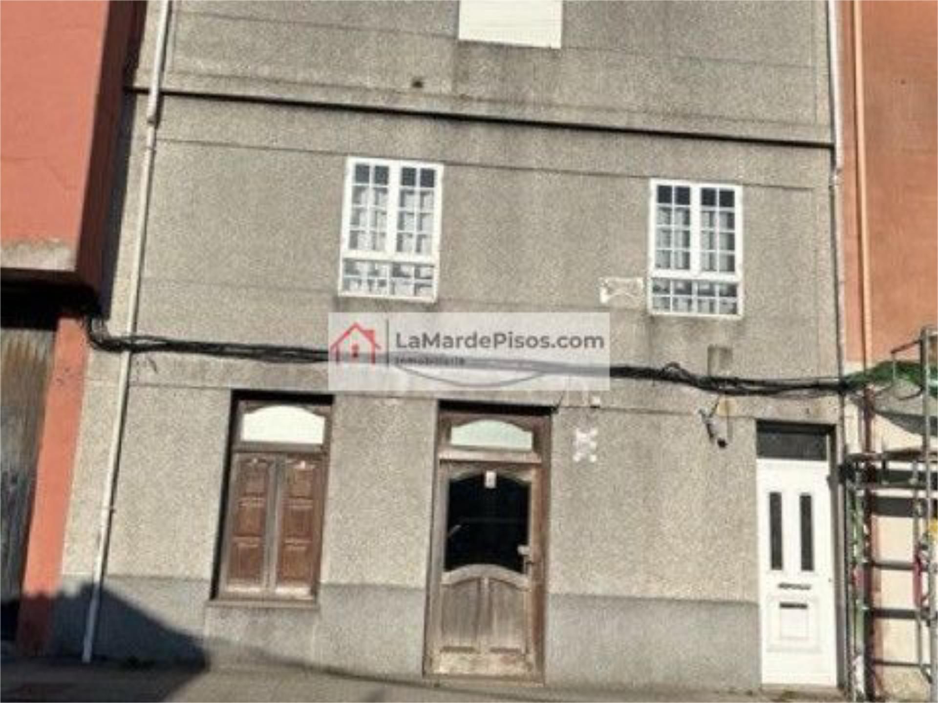 Vista exterior de Casa adosada en venda en Ribeira amb Jardí privat i Traster