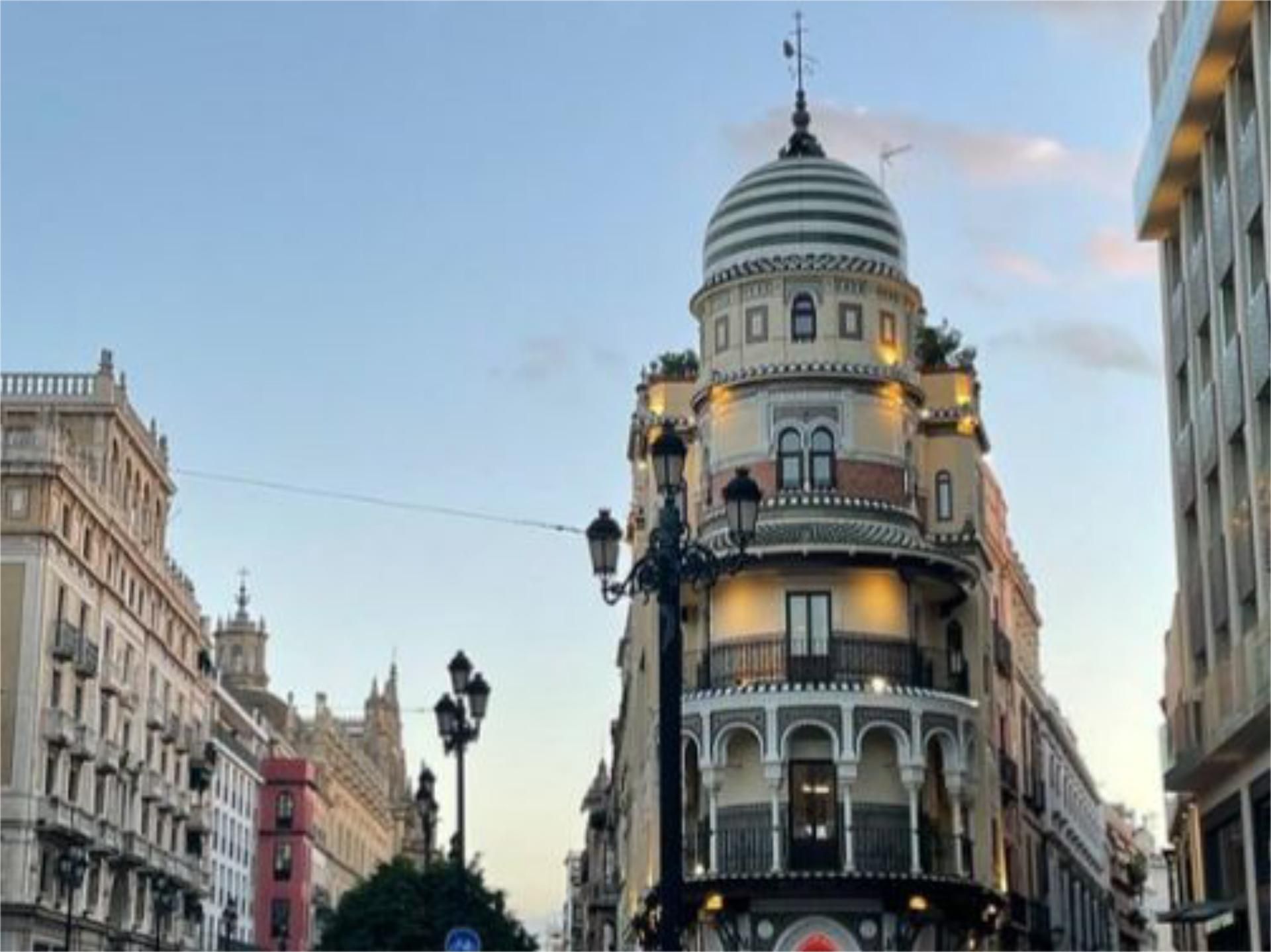 Exterior view of Flat for sale in  Sevilla Capital  with Air Conditioner