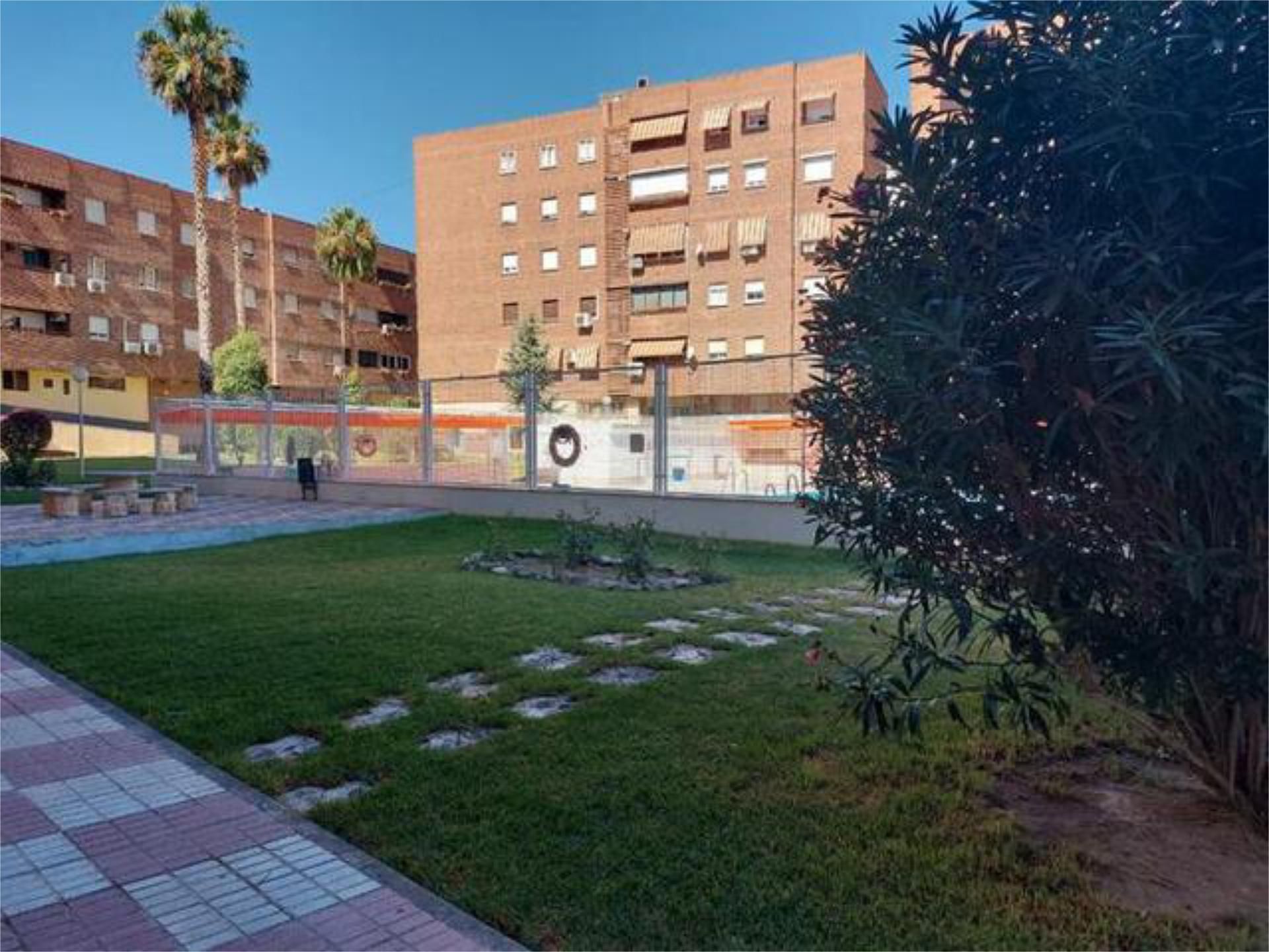 Exterior view of Flat to rent in  Jaén Capital  with Private garden, Swimming Pool and Furnished