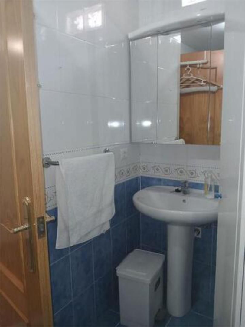 Bathroom of Flat to rent in Huéscar  with Heating, Terrace and Furnished