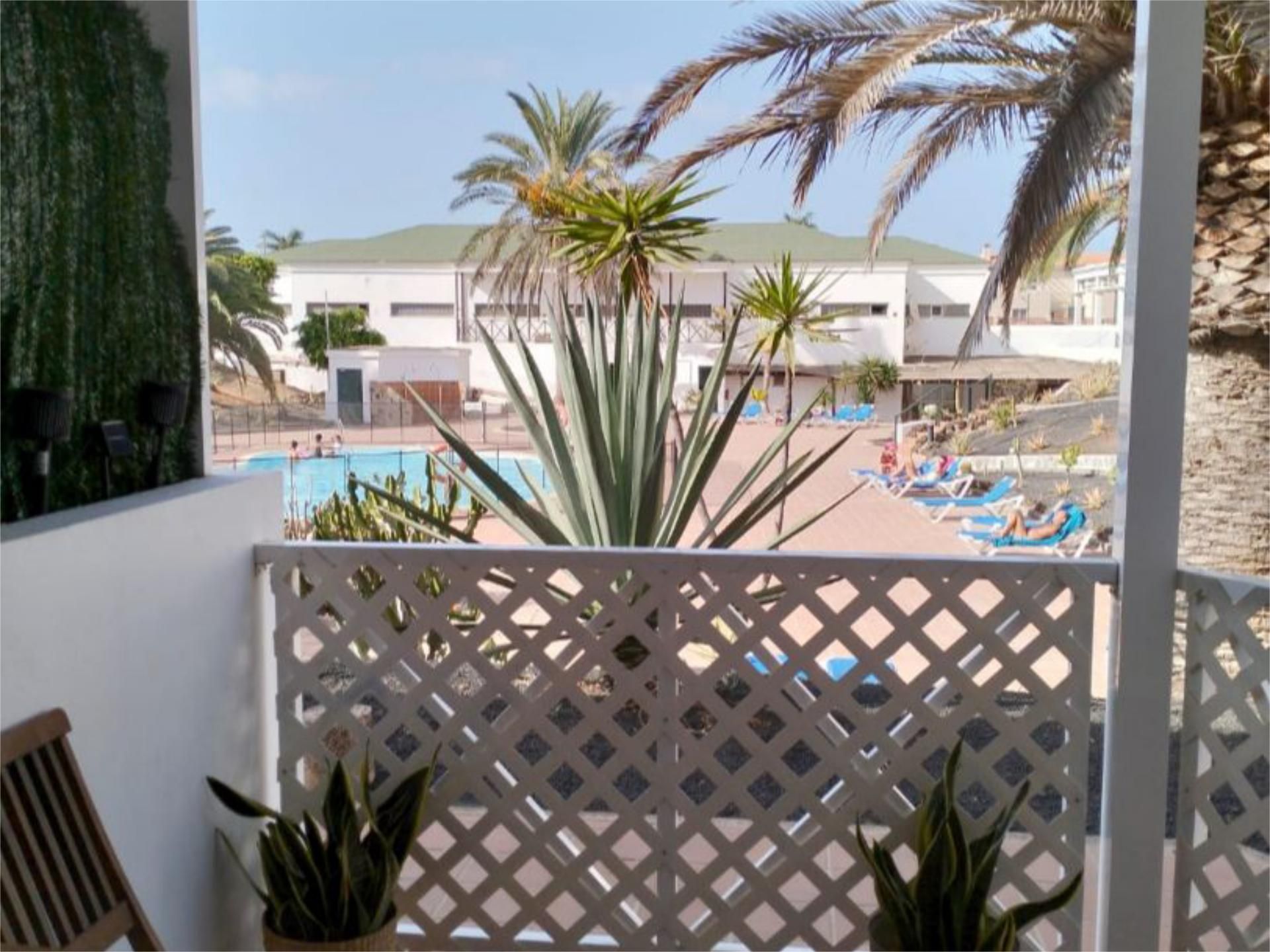 Piscina de Apartament en venda en La Oliva amb Jardí privat, Terrassa i Piscina