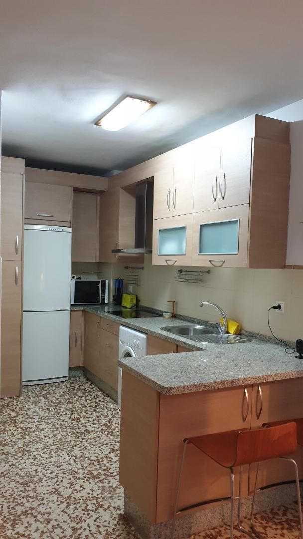 Cuina de Pis per a compartir en Cabra amb Terrassa