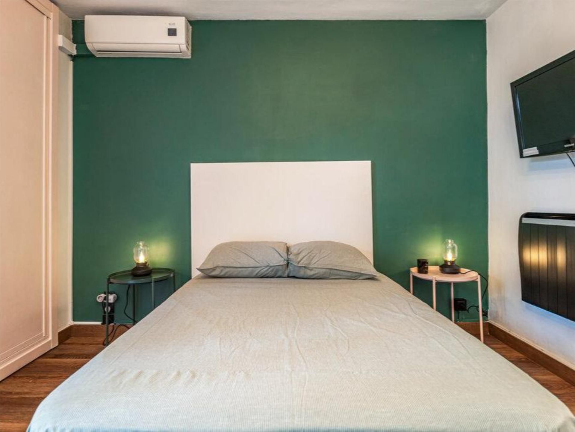 Dormitori de Apartament en venda en Benalmádena amb Aire condicionat, Terrassa i Piscina