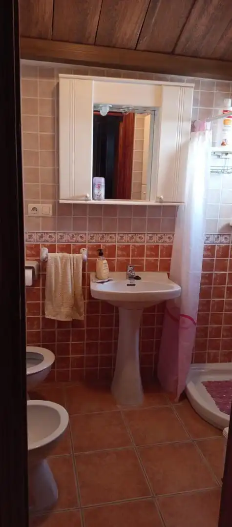 Baño de Planta baja en venta en Benamaurel con Calefacción, Terraza y Amueblado