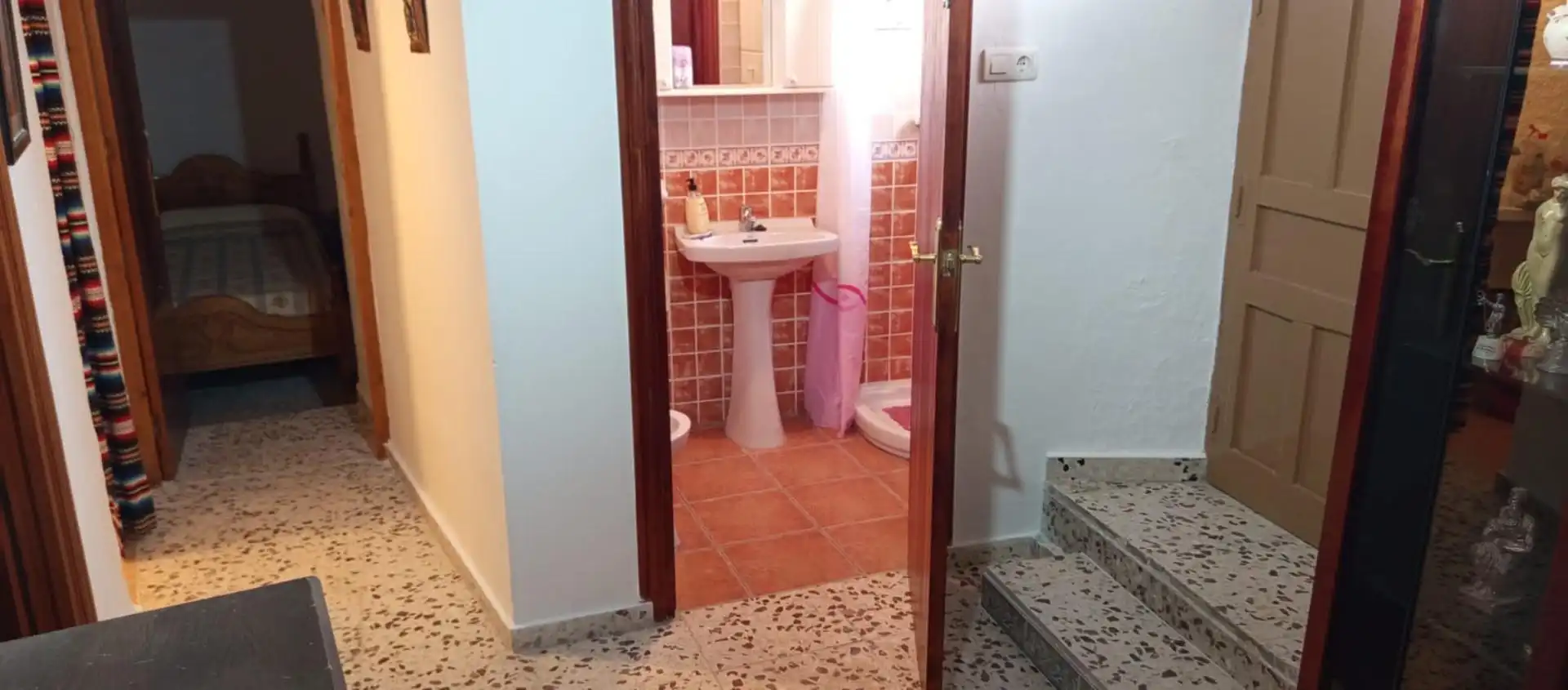 Baño de Planta baja en venta en Benamaurel con Calefacción, Terraza y Amueblado