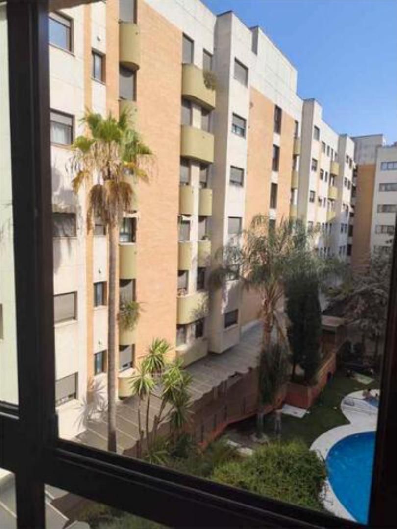 Exterior view of Apartment to rent in  Sevilla Capital  with Heating, Terrace and Swimming Pool