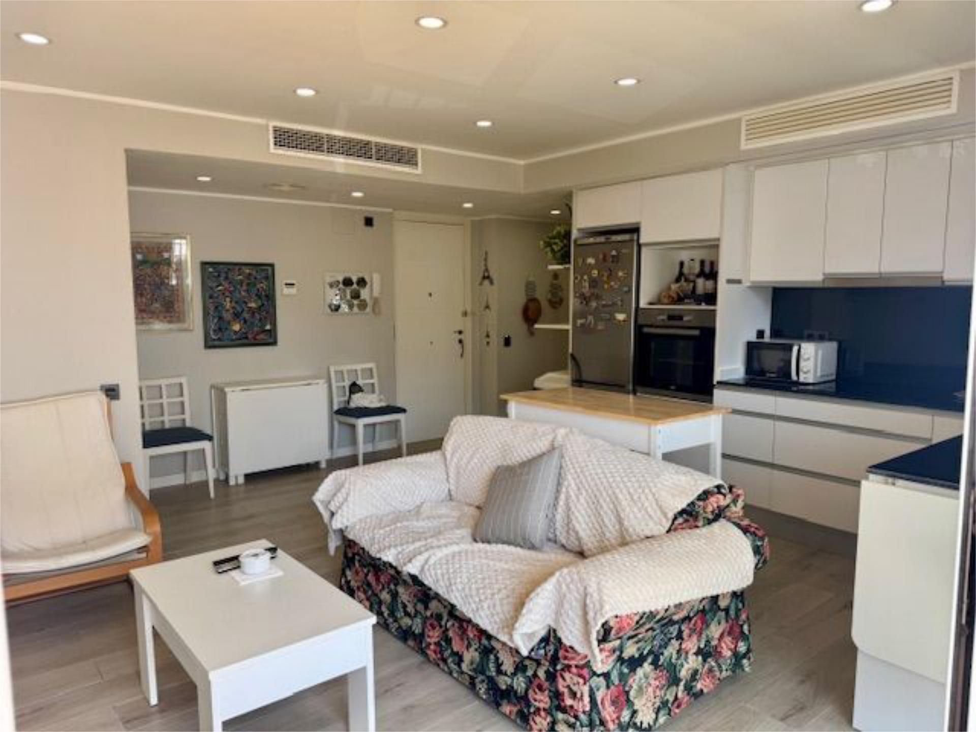 Living room of Flat for sale in El Vendrell  with Air Conditioner and Balcony