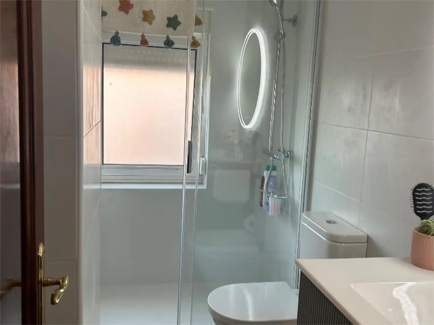 Piso en venta en Avenida de Riego, 6, Muros de Nalón Baño de Piso en venta en Muros de Nalón con Amueblado y Parking comunitario