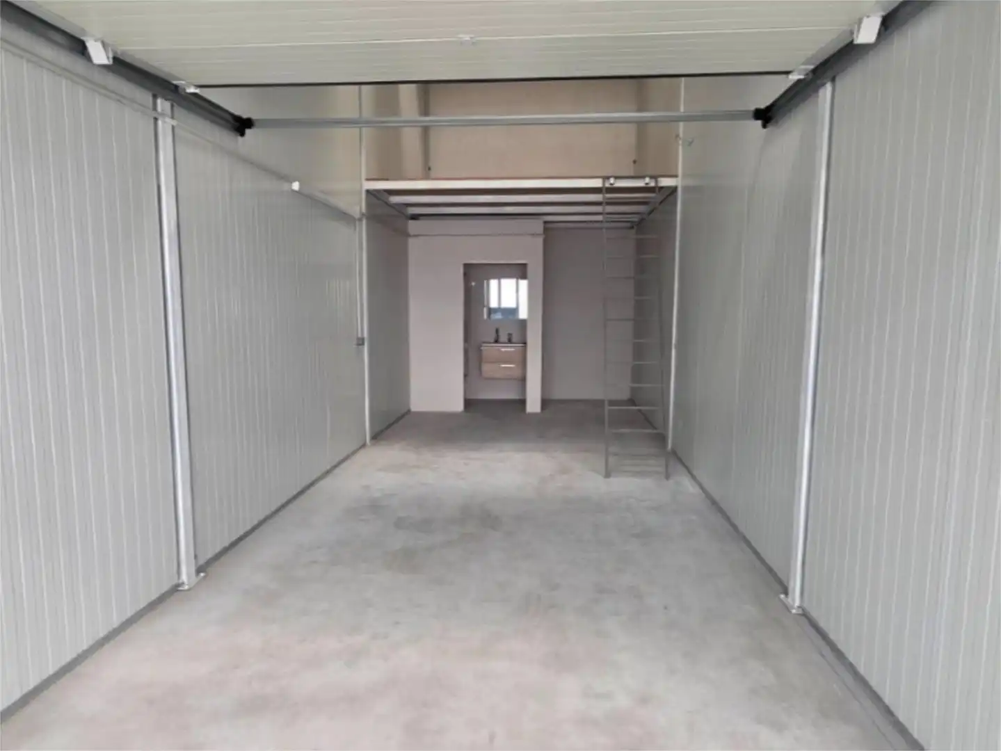 Fabrikhallen zur Miete in Calle Vitoria, 244, Gamonal - San Bruno - G9 Fabrikhallen zur Miete in Burgos