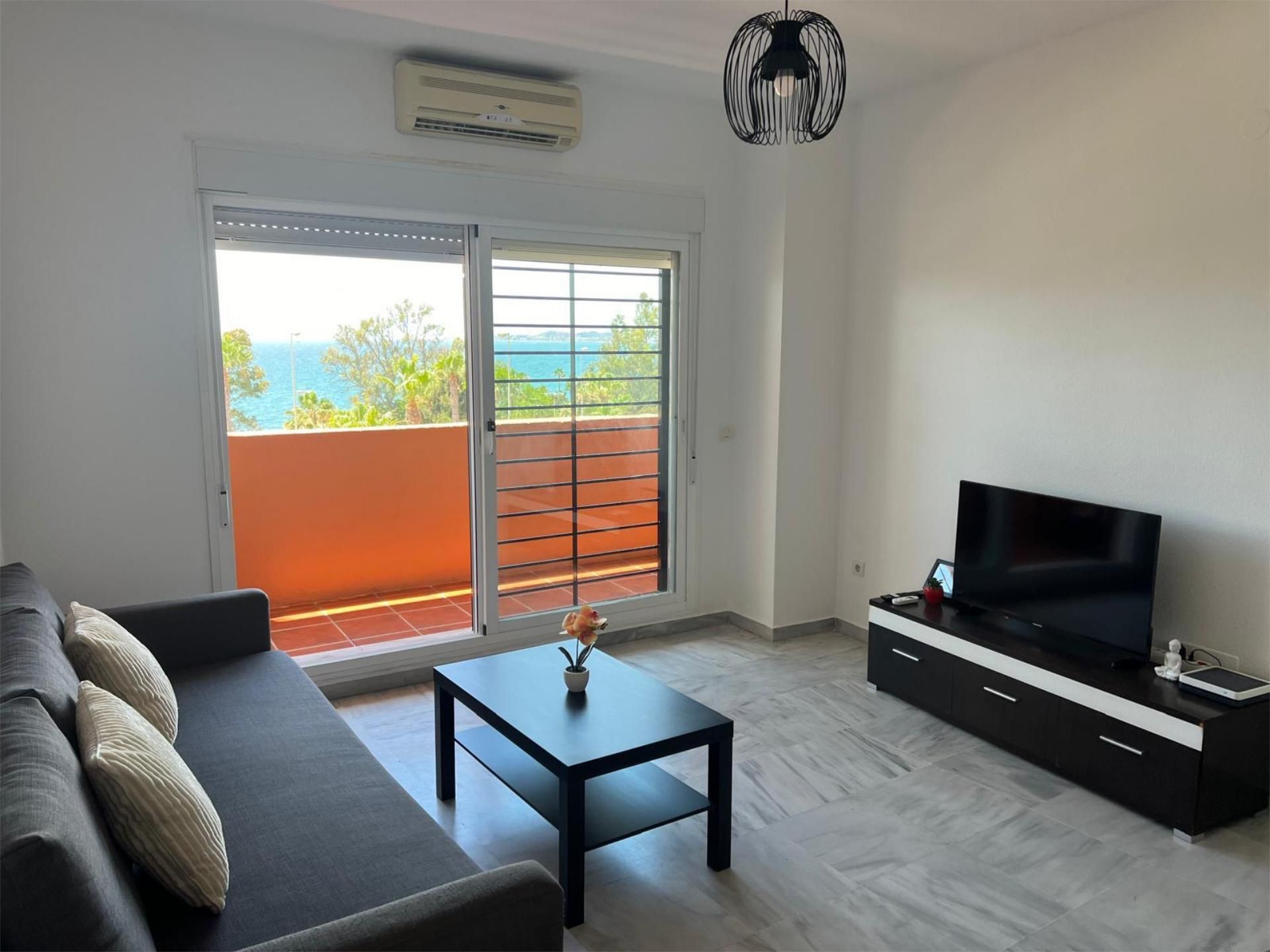 Living room of Flat to rent in Benalmádena  with Air Conditioner, Heating and Terrace