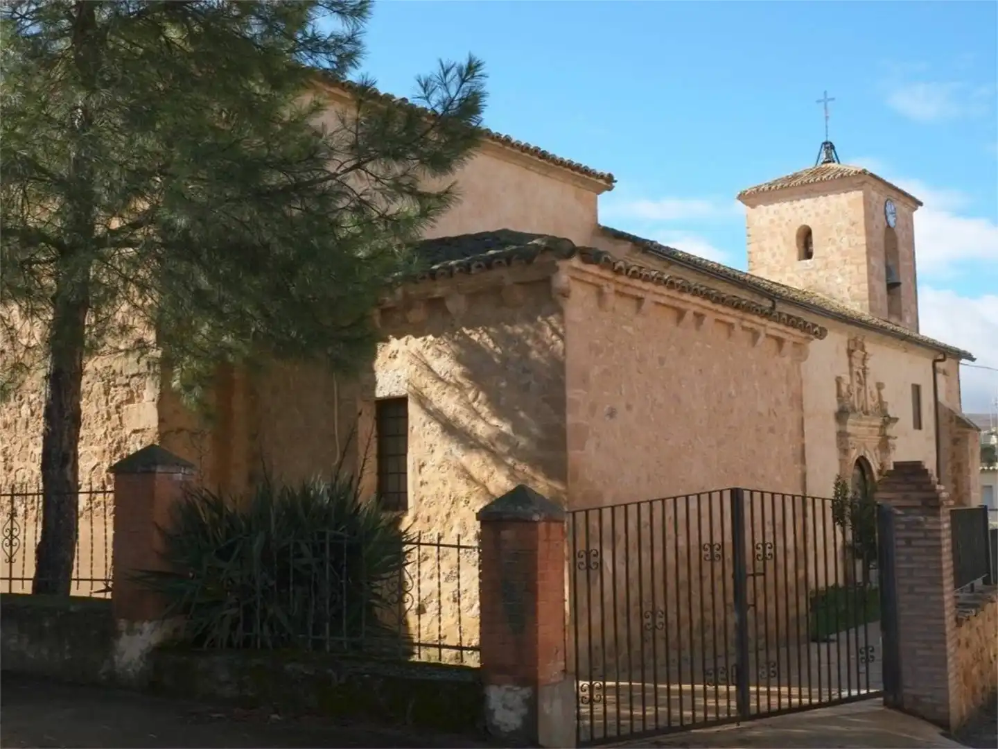 Außenansicht von Wohnung zum Verkauf in Bujalaro