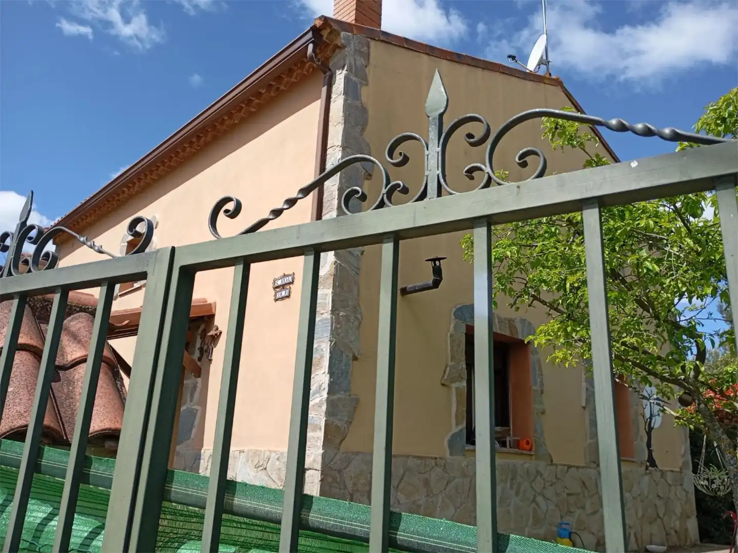 Außenansicht von Wohnung zum Verkauf in Bujalaro