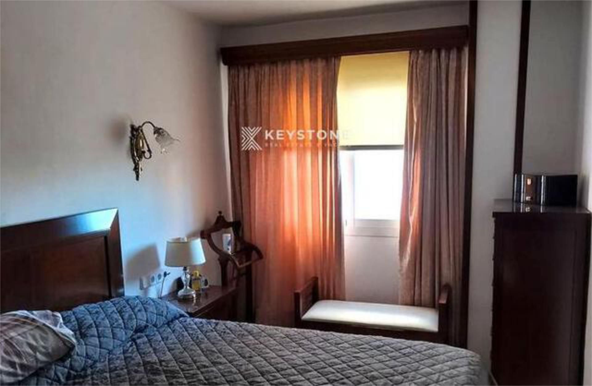 Attic to rent in Es Camp Redó