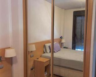 Dormitori de Apartament en venda en  Madrid Capital amb Piscina