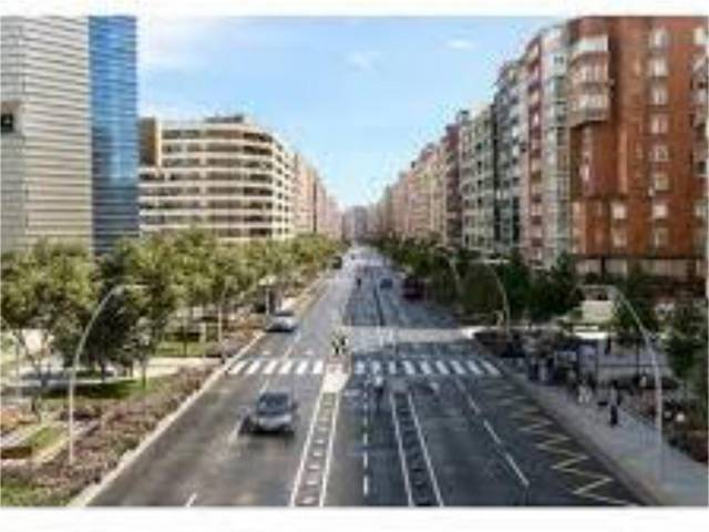 Local comercial en Venta en Avenida de Navarra, 35 en Barrio del Ave