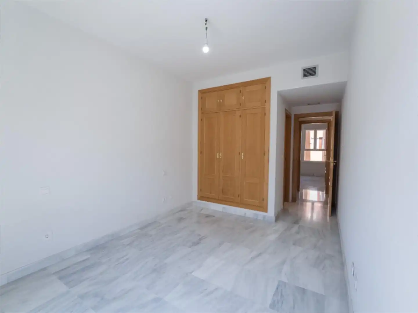 Wohnung zum Verkauf in Avenida José Laguillo, 16, San Carlos - San José Schlafzimmer von Wohnung zum Verkauf in Sevilla Capital mit Klimaanlage
