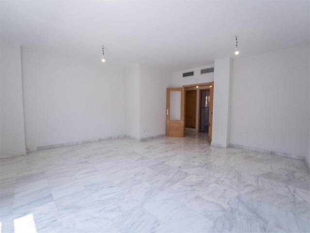 Piso en Venta en Avenida José Laguillo, 16 en San Carlos - San José