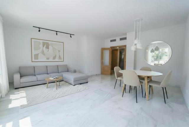 Piso en Venta en Avenida José Laguillo, 16 en San Carlos - San José