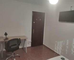 Bedroom of Flat to share in Burjassot  with Air Conditioner, Furnished and Balcony