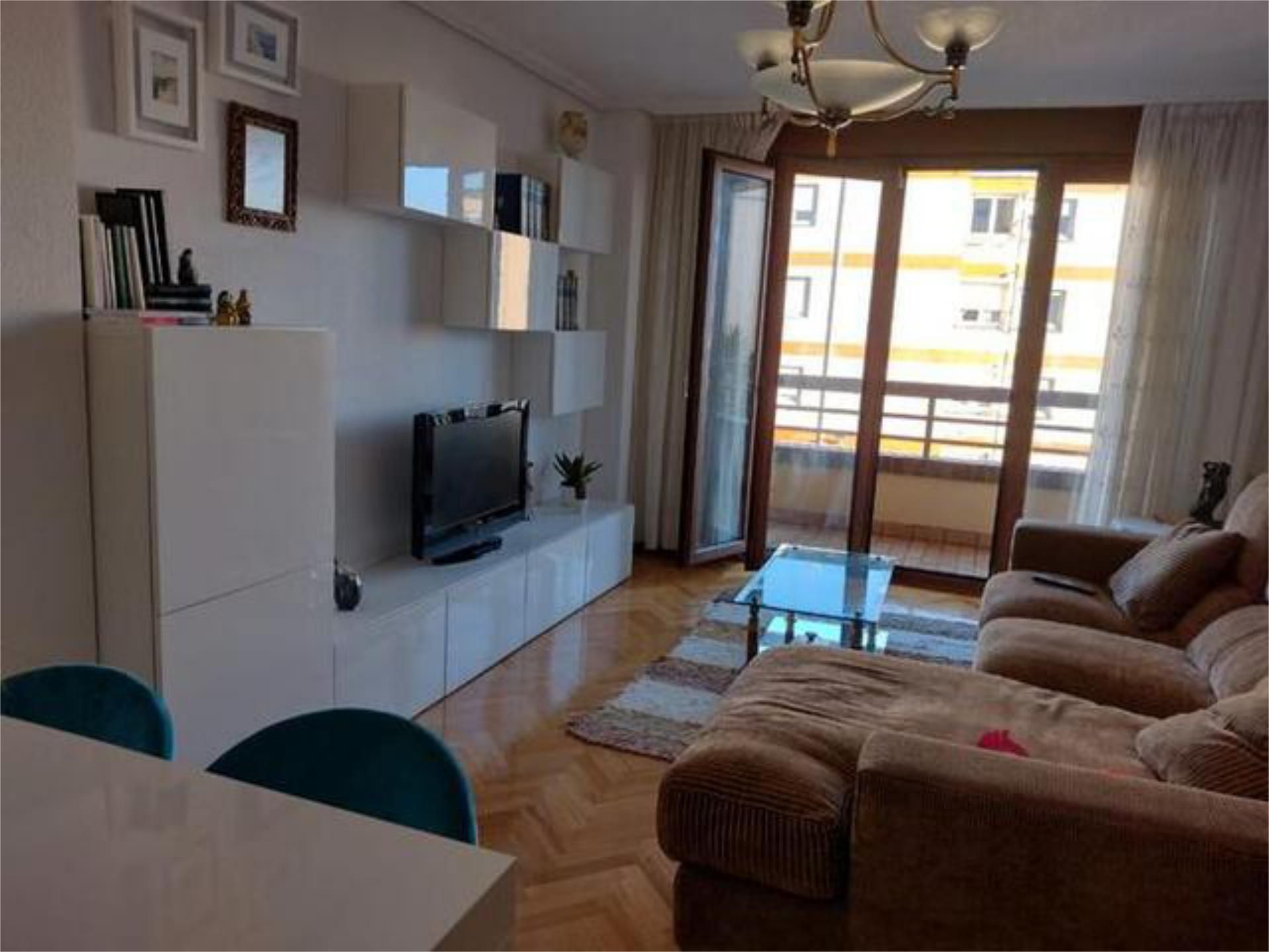 Sala d'estar de Pis de lloguer en Santander amb Calefacció, Jardí privat i Terrassa