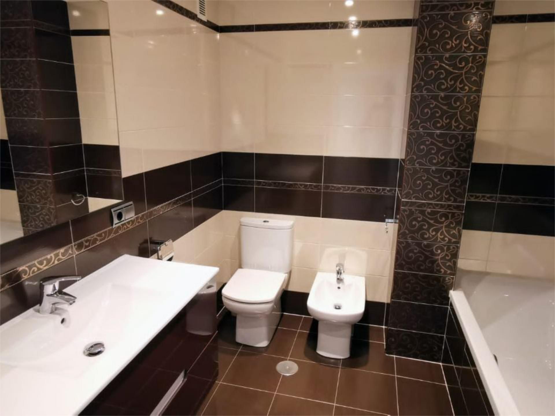 Bathroom of Flat to rent in Valladolid Capital  with Heating and Furnished