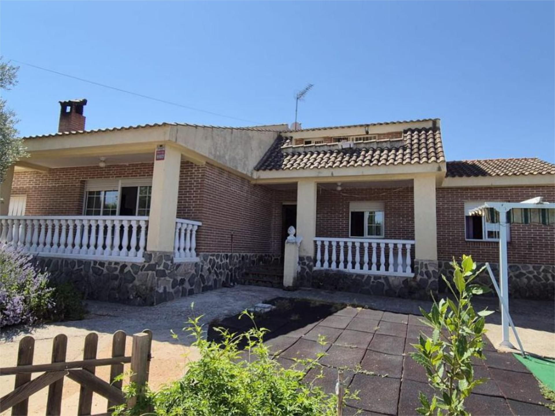 Exterior view of House or chalet to rent in Villar del Olmo  with Heating, Private garden and Terrace