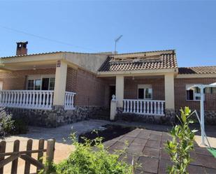 Exterior view of House or chalet to rent in Villar del Olmo  with Heating, Private garden and Terrace
